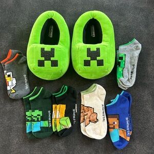 Kids Green Creeper Slippers with Minecraft Character Socks
